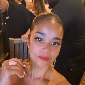 Meet your Posher, Bel